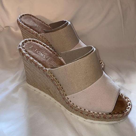 Toms Shoes - NWOT Women’s Toms Monica Mule Wedge Heel, beige with a gold/dusty pink